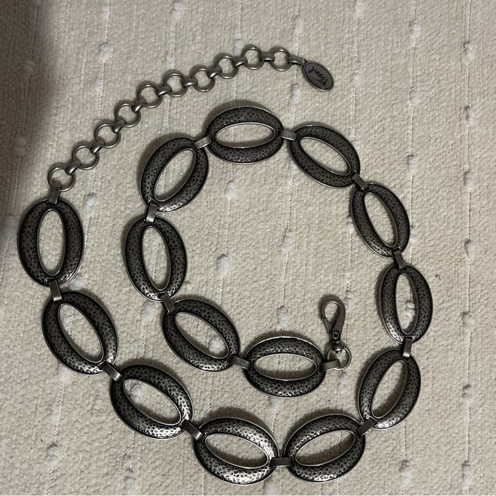 Vintage 34" - 45" FOSSIL Hammered
Silver tone Plated Oval Link Belt ~
Excellent!